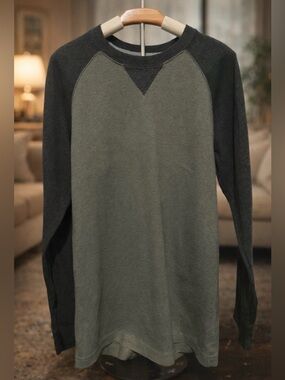Two-Tone Raglan Crewneck Long Sleeve Top - Olive & Charcoal Size Medium